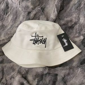 Light ivory stussy bucket hat - new